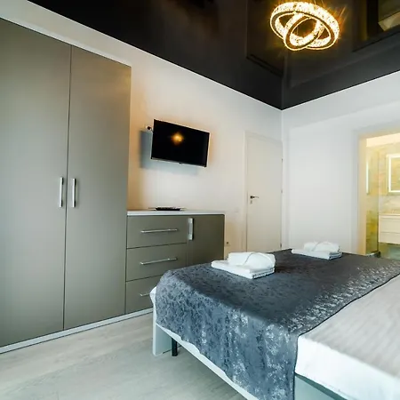 Radu Apartament אפורי נורד