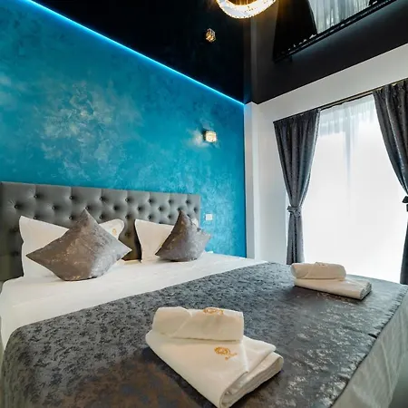 Radu Apartament אפורי נורד