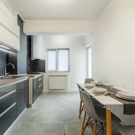 Radu Apartament דירה