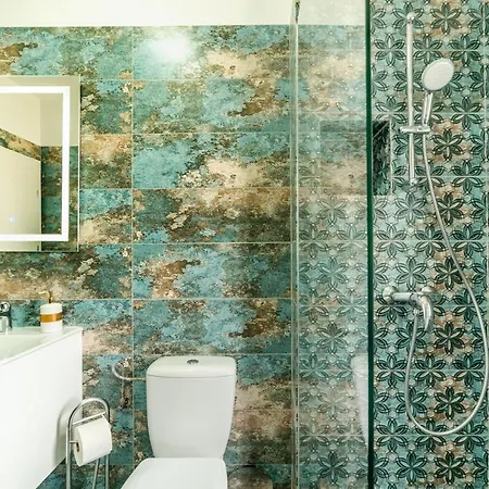 Radu Apartament אפורי נורד