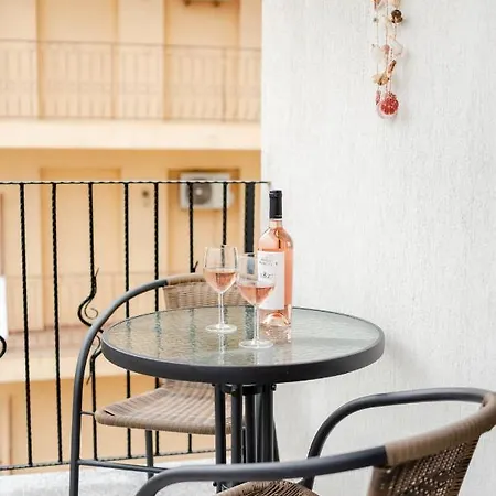 Radu Apartament דירה *